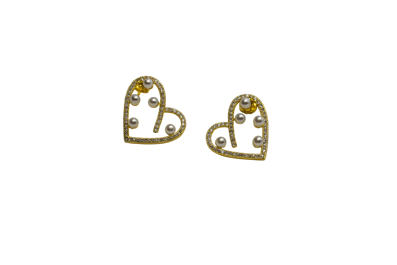 Pearls heart studs